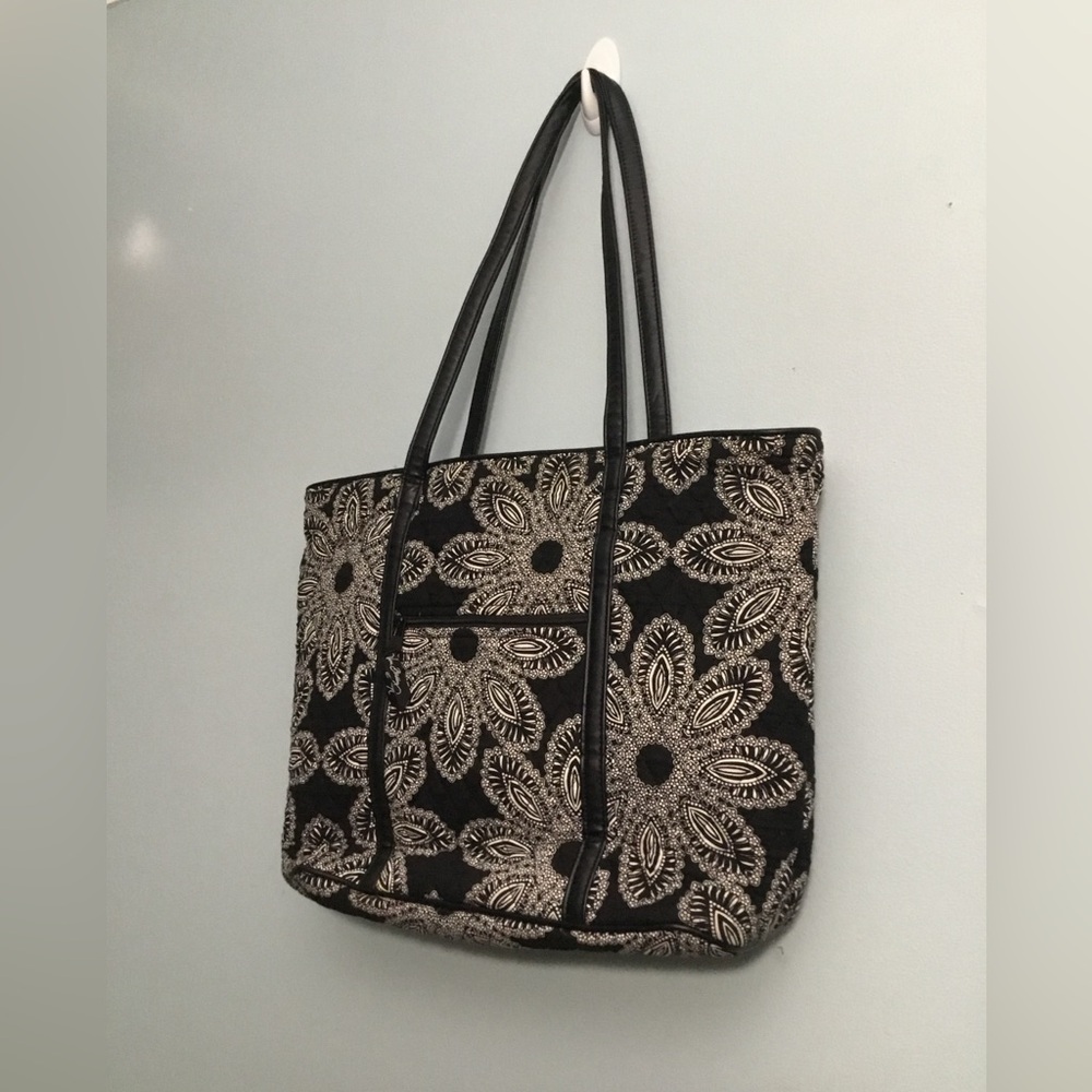 Vera Bradley tote bag